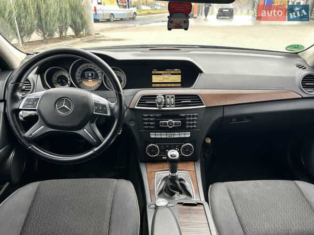 Сірий Мерседес Ц-Клас, об'ємом двигуна 2.14 л та пробігом 305 тис. км за 10400 $, фото 29 на Automoto.ua