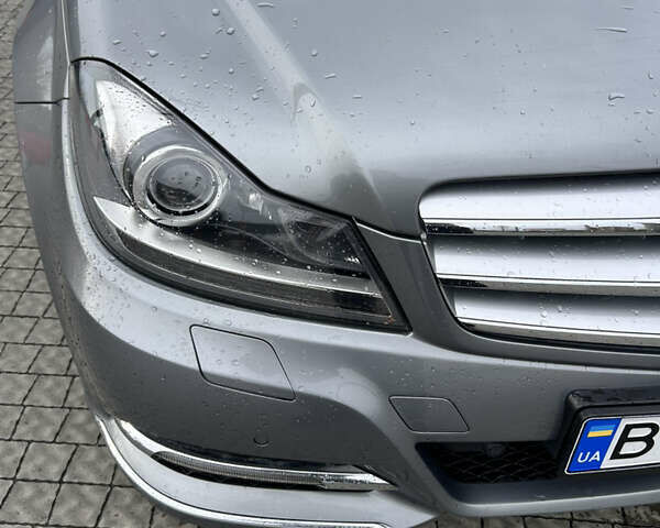 Сірий Мерседес Ц-Клас, об'ємом двигуна 2.14 л та пробігом 305 тис. км за 10400 $, фото 21 на Automoto.ua