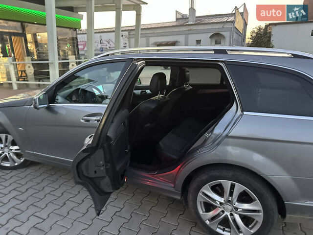 Сірий Мерседес Ц-Клас, об'ємом двигуна 2.5 л та пробігом 321 тис. км за 11500 $, фото 29 на Automoto.ua