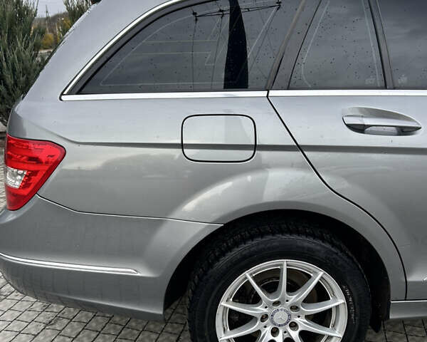 Сірий Мерседес Ц-Клас, об'ємом двигуна 2.14 л та пробігом 305 тис. км за 10400 $, фото 6 на Automoto.ua