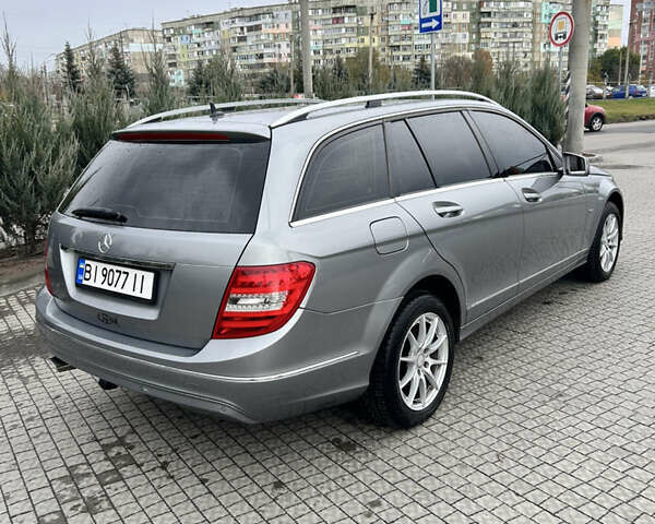 Сірий Мерседес Ц-Клас, об'ємом двигуна 2.14 л та пробігом 305 тис. км за 10400 $, фото 12 на Automoto.ua