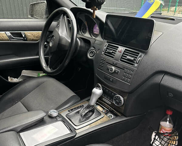 Сірий Мерседес Ц-Клас, об'ємом двигуна 2.14 л та пробігом 295 тис. км за 9999 $, фото 1 на Automoto.ua