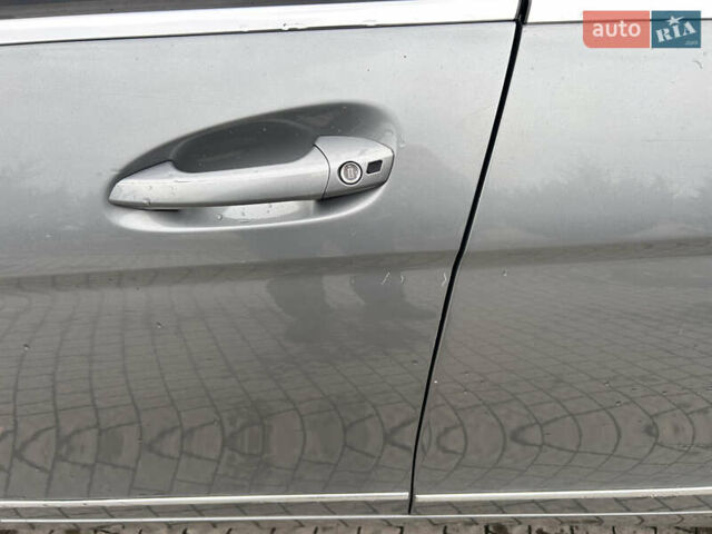 Сірий Мерседес Ц-Клас, об'ємом двигуна 2.14 л та пробігом 305 тис. км за 10400 $, фото 18 на Automoto.ua