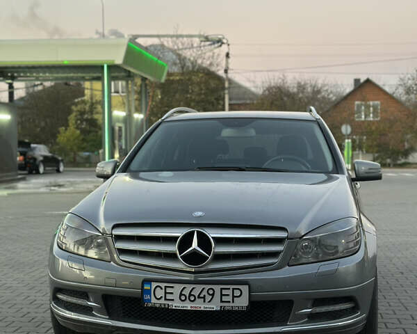 Сірий Мерседес Ц-Клас, об'ємом двигуна 2.5 л та пробігом 321 тис. км за 11500 $, фото 1 на Automoto.ua