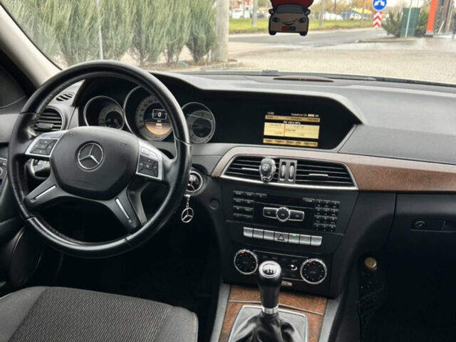 Сірий Мерседес Ц-Клас, об'ємом двигуна 2.14 л та пробігом 305 тис. км за 10400 $, фото 26 на Automoto.ua