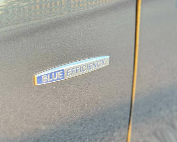 Серый Мерседес Ц-Класс, объемом двигателя 2.2 л и пробегом 327 тыс. км за 9100 $, фото 3 на Automoto.ua