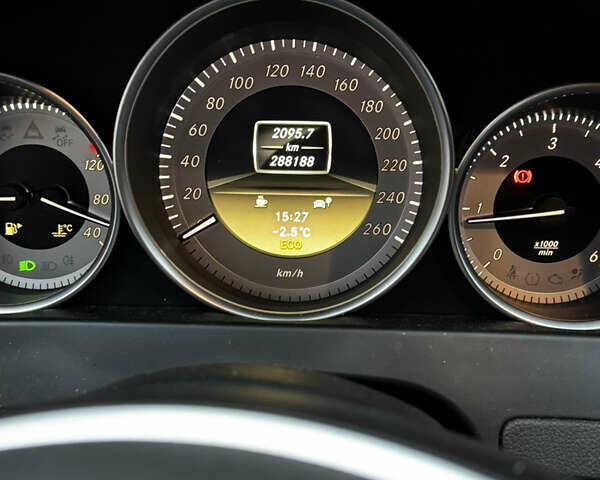 Сірий Мерседес Ц-Клас, об'ємом двигуна 2.2 л та пробігом 288 тис. км за 10800 $, фото 18 на Automoto.ua