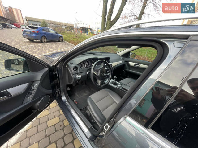 Сірий Мерседес Ц-Клас, об'ємом двигуна 1.8 л та пробігом 317 тис. км за 10500 $, фото 17 на Automoto.ua