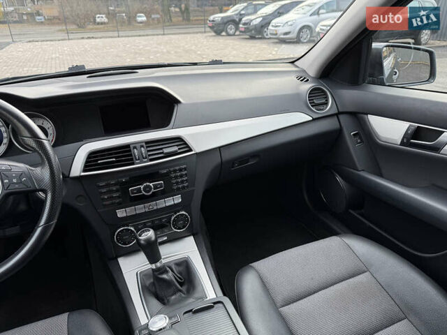 Серый Мерседес Ц-Класс, объемом двигателя 1.8 л и пробегом 317 тыс. км за 10650 $, фото 7 на Automoto.ua