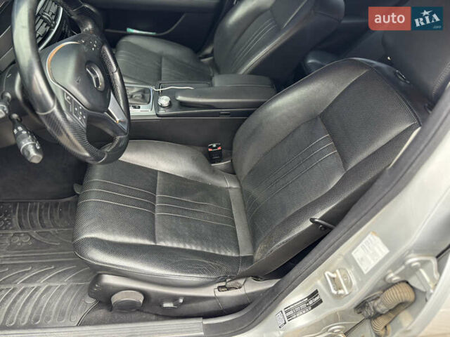 Сірий Мерседес Ц-Клас, об'ємом двигуна 2.14 л та пробігом 313 тис. км за 9950 $, фото 16 на Automoto.ua