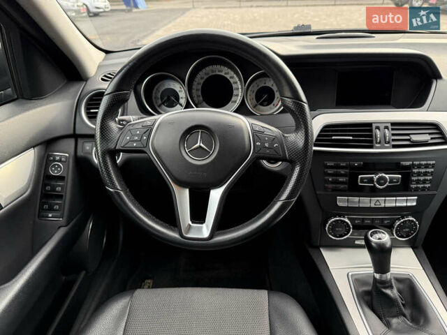 Серый Мерседес Ц-Класс, объемом двигателя 1.8 л и пробегом 317 тыс. км за 10650 $, фото 8 на Automoto.ua