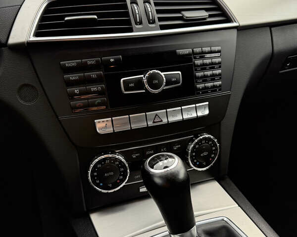 Серый Мерседес Ц-Класс, объемом двигателя 1.8 л и пробегом 317 тыс. км за 10650 $, фото 9 на Automoto.ua