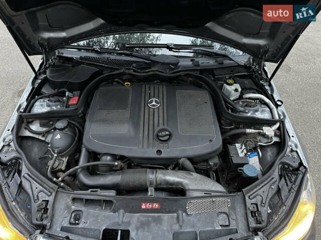 Сірий Мерседес Ц-Клас, об'ємом двигуна 2.2 л та пробігом 288 тис. км за 10800 $, фото 21 на Automoto.ua
