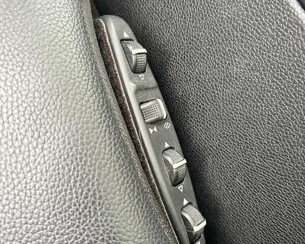 Сірий Мерседес Ц-Клас, об'ємом двигуна 2.99 л та пробігом 366 тис. км за 12700 $, фото 25 на Automoto.ua