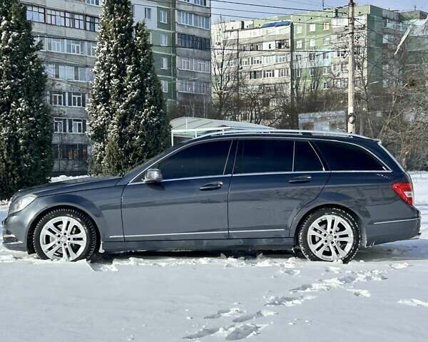 Сірий Мерседес Ц-Клас, об'ємом двигуна 2.99 л та пробігом 366 тис. км за 11999 $, фото 4 на Automoto.ua