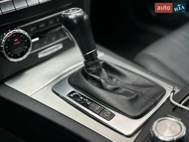 Сірий Мерседес Ц-Клас, об'ємом двигуна 2.14 л та пробігом 313 тис. км за 9950 $, фото 20 на Automoto.ua
