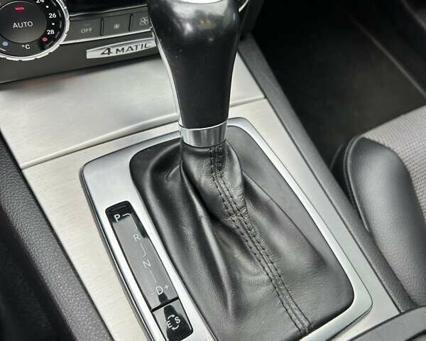 Сірий Мерседес Ц-Клас, об'ємом двигуна 2.99 л та пробігом 366 тис. км за 12700 $, фото 16 на Automoto.ua