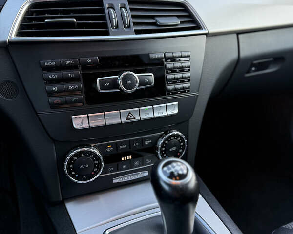 Сірий Мерседес Ц-Клас, об'ємом двигуна 1.8 л та пробігом 317 тис. км за 10599 $, фото 9 на Automoto.ua