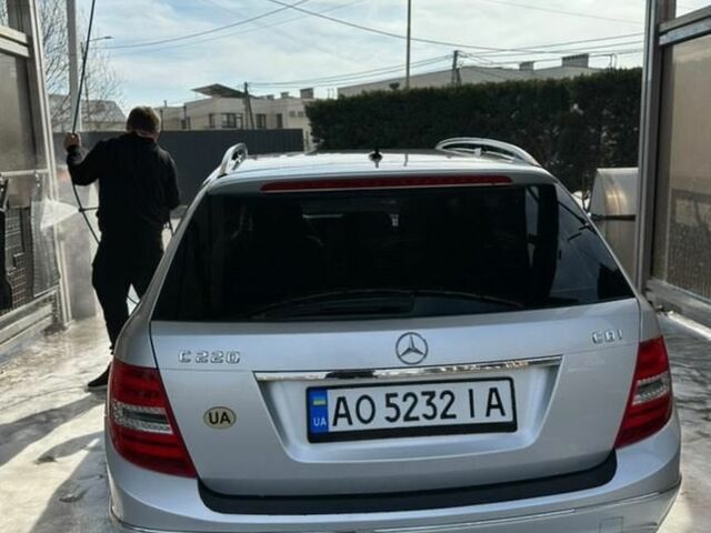 Сірий Мерседес Ц-Клас, об'ємом двигуна 2.1 л та пробігом 306 тис. км за 9500 $, фото 2 на Automoto.ua