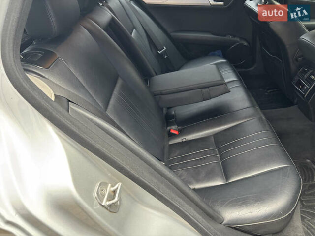 Сірий Мерседес Ц-Клас, об'ємом двигуна 2.14 л та пробігом 313 тис. км за 9950 $, фото 19 на Automoto.ua