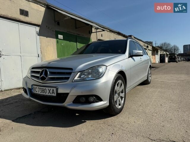 Сірий Мерседес Ц-Клас, об'ємом двигуна 2.14 л та пробігом 302 тис. км за 11800 $, фото 1 на Automoto.ua