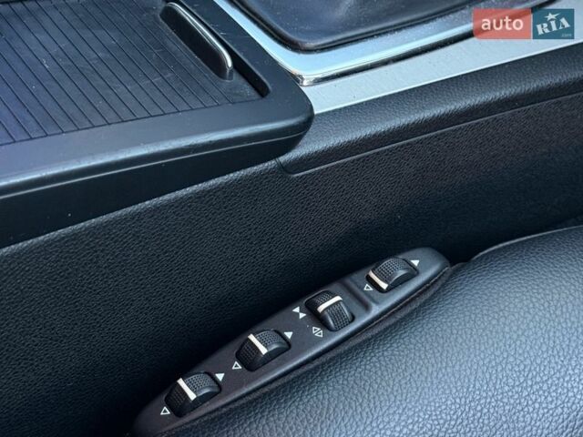 Серый Мерседес Ц-Класс, объемом двигателя 2.99 л и пробегом 372 тыс. км за 11999 $, фото 28 на Automoto.ua