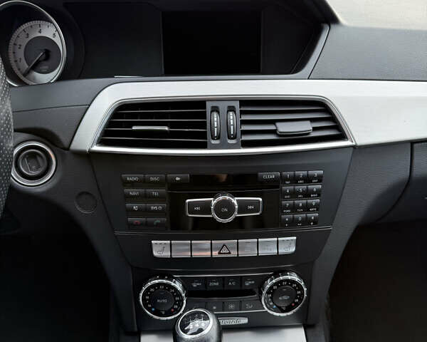 Серый Мерседес Ц-Класс, объемом двигателя 1.8 л и пробегом 317 тыс. км за 10650 $, фото 10 на Automoto.ua