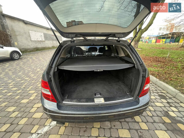 Сірий Мерседес Ц-Клас, об'ємом двигуна 1.8 л та пробігом 317 тис. км за 10500 $, фото 13 на Automoto.ua