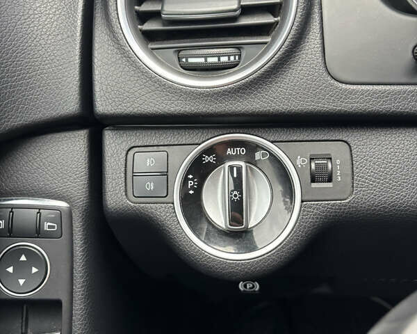 Сірий Мерседес Ц-Клас, об'ємом двигуна 2.14 л та пробігом 313 тис. км за 9950 $, фото 23 на Automoto.ua