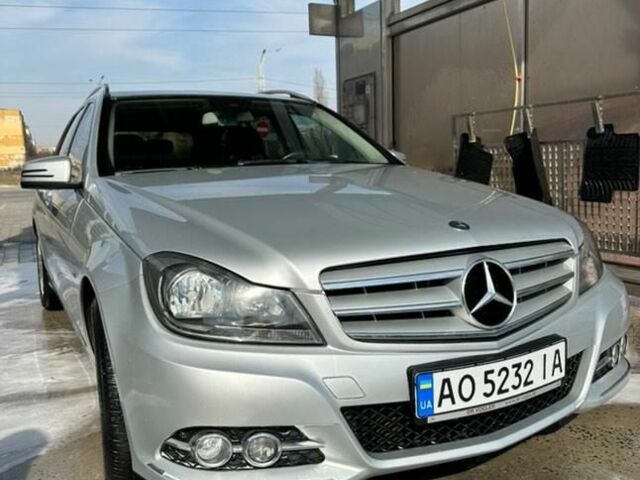 Сірий Мерседес Ц-Клас, об'ємом двигуна 2.1 л та пробігом 306 тис. км за 9500 $, фото 1 на Automoto.ua