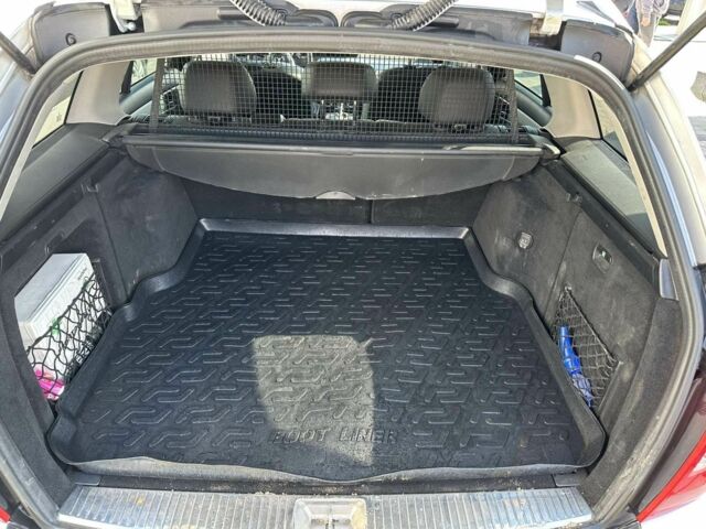 Сірий Мерседес Ц-Клас, об'ємом двигуна 2.1 л та пробігом 306 тис. км за 9500 $, фото 5 на Automoto.ua