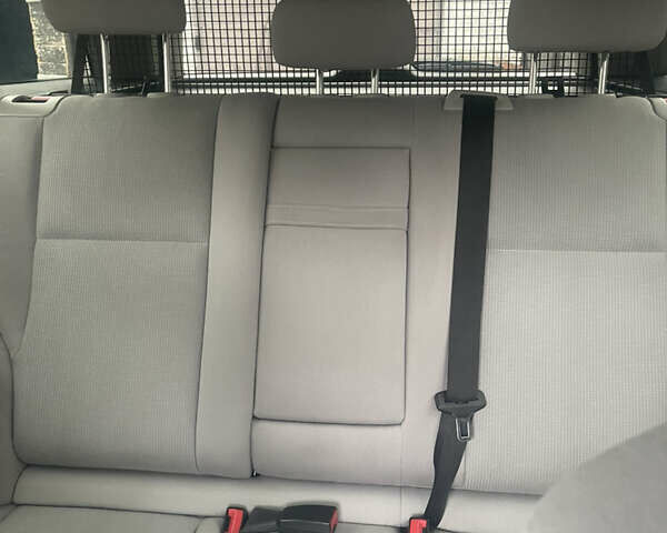 Сірий Мерседес Ц-Клас, об'ємом двигуна 2.15 л та пробігом 304 тис. км за 12000 $, фото 16 на Automoto.ua