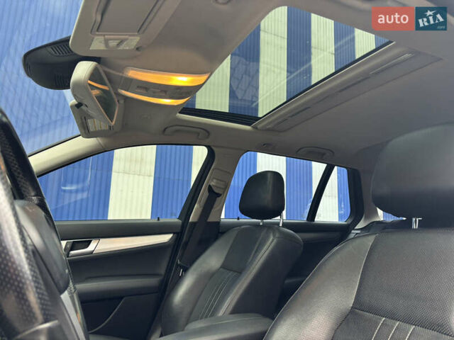 Сірий Мерседес Ц-Клас, об'ємом двигуна 2.14 л та пробігом 313 тис. км за 9950 $, фото 30 на Automoto.ua