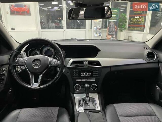 Сірий Мерседес Ц-Клас, об'ємом двигуна 2.14 л та пробігом 306 тис. км за 10490 $, фото 27 на Automoto.ua