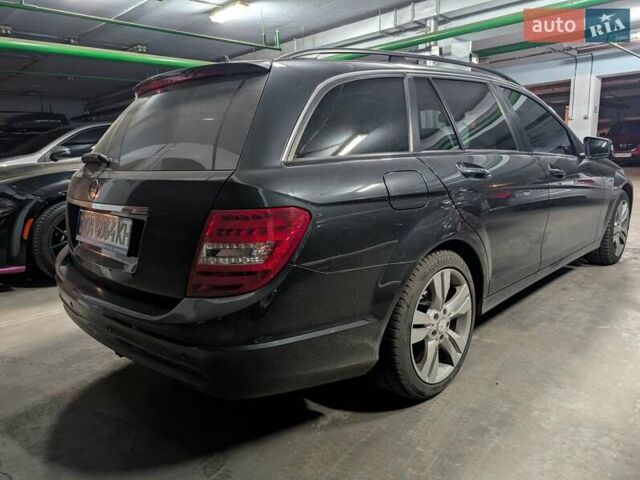 Серый Мерседес Ц-Класс, объемом двигателя 2.14 л и пробегом 210 тыс. км за 13000 $, фото 12 на Automoto.ua