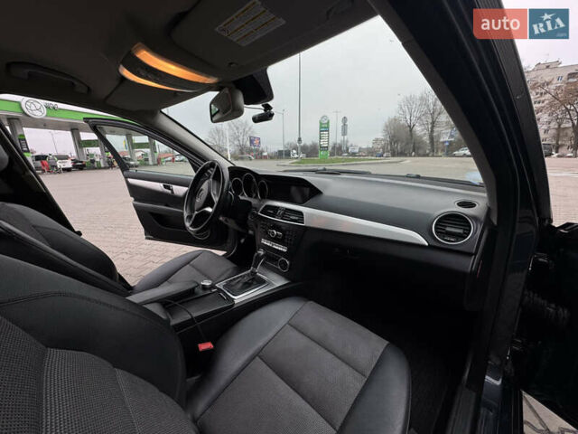 Сірий Мерседес Ц-Клас, об'ємом двигуна 2.14 л та пробігом 308 тис. км за 9900 $, фото 13 на Automoto.ua