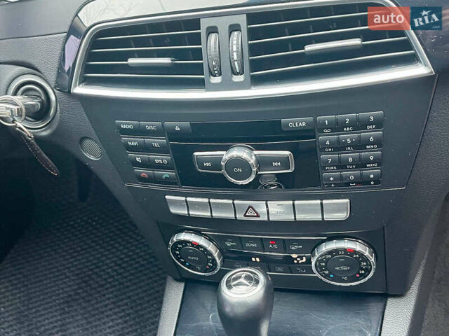 Серый Мерседес Ц-Класс, объемом двигателя 2.2 л и пробегом 208 тыс. км за 12890 $, фото 18 на Automoto.ua