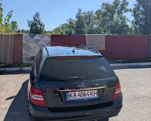 Серый Мерседес Ц-Класс, объемом двигателя 2.14 л и пробегом 210 тыс. км за 13000 $, фото 15 на Automoto.ua