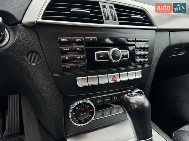 Сірий Мерседес Ц-Клас, об'ємом двигуна 2.14 л та пробігом 308 тис. км за 9900 $, фото 17 на Automoto.ua