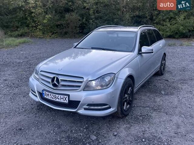 Сірий Мерседес Ц-Клас, об'ємом двигуна 2.1 л та пробігом 455 тис. км за 7900 $, фото 1 на Automoto.ua