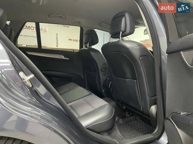 Сірий Мерседес Ц-Клас, об'ємом двигуна 2.14 л та пробігом 306 тис. км за 10490 $, фото 36 на Automoto.ua