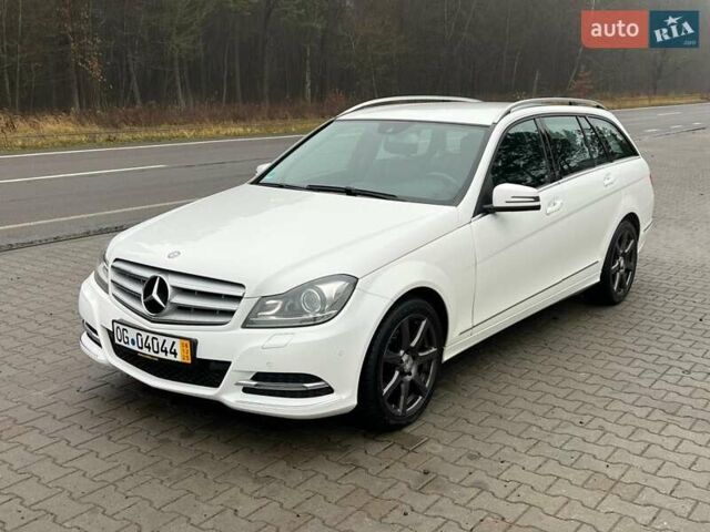 Серый Мерседес Ц-Класс, объемом двигателя 2.15 л и пробегом 265 тыс. км за 13500 $, фото 3 на Automoto.ua