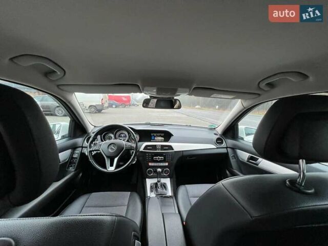 Серый Мерседес Ц-Класс, объемом двигателя 2.15 л и пробегом 265 тыс. км за 13500 $, фото 17 на Automoto.ua