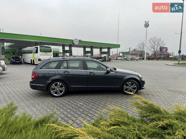 Сірий Мерседес Ц-Клас, об'ємом двигуна 2.14 л та пробігом 308 тис. км за 9900 $, фото 4 на Automoto.ua