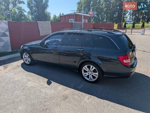 Серый Мерседес Ц-Класс, объемом двигателя 2.14 л и пробегом 210 тыс. км за 13000 $, фото 1 на Automoto.ua