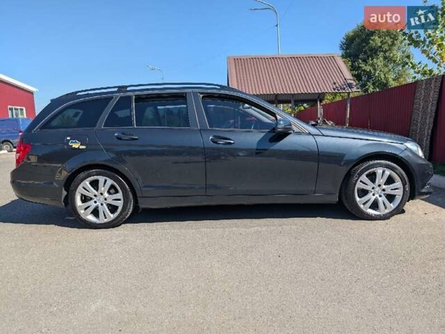 Серый Мерседес Ц-Класс, объемом двигателя 2.14 л и пробегом 210 тыс. км за 13000 $, фото 6 на Automoto.ua