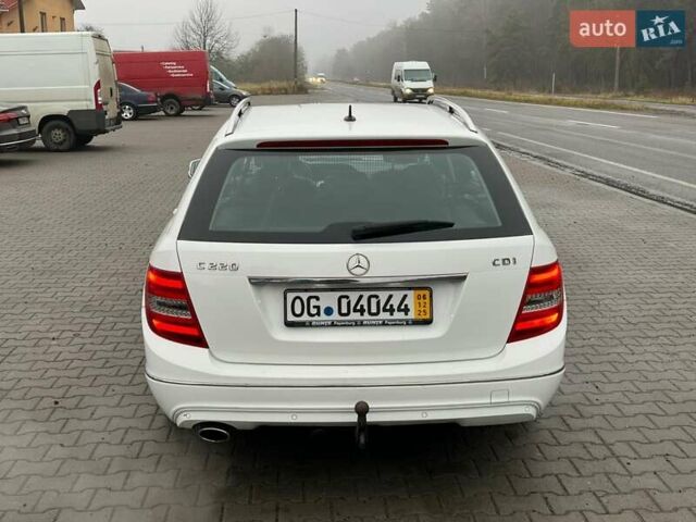Серый Мерседес Ц-Класс, объемом двигателя 2.15 л и пробегом 265 тыс. км за 13500 $, фото 5 на Automoto.ua