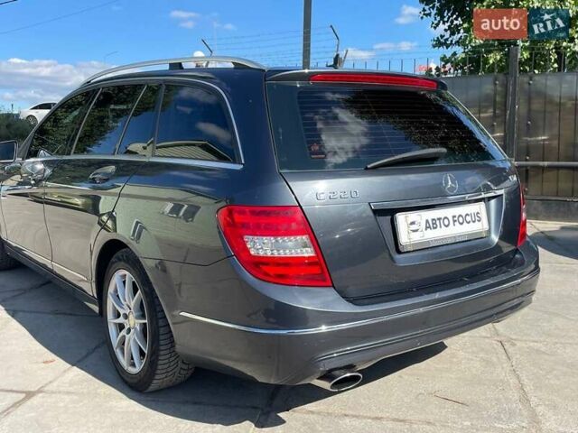 Серый Мерседес Ц-Класс, объемом двигателя 2.14 л и пробегом 306 тыс. км за 10490 $, фото 7 на Automoto.ua
