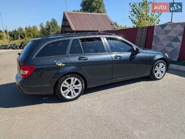 Серый Мерседес Ц-Класс, объемом двигателя 2.14 л и пробегом 210 тыс. км за 13000 $, фото 3 на Automoto.ua