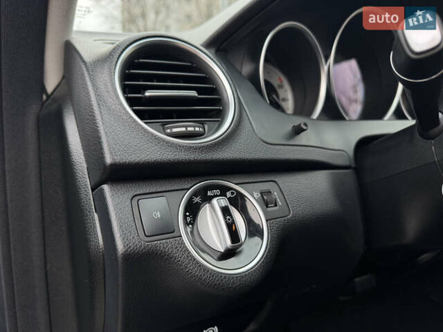 Сірий Мерседес Ц-Клас, об'ємом двигуна 2.14 л та пробігом 308 тис. км за 9900 $, фото 15 на Automoto.ua